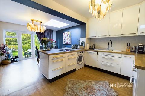 82 Ashby Avenue, Chessington, KT9 2BU