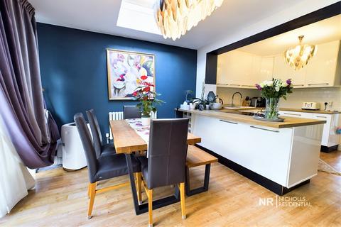 82 Ashby Avenue, Chessington, KT9 2BU