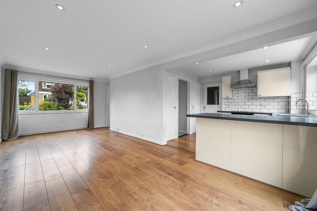 Mill View Close, Woodbridge 2 bed detached house to rent £950 pcm (£