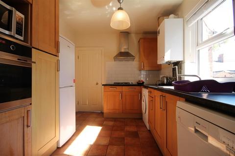 5 bedroom maisonette to rent, Mayfair Road, Jesmond