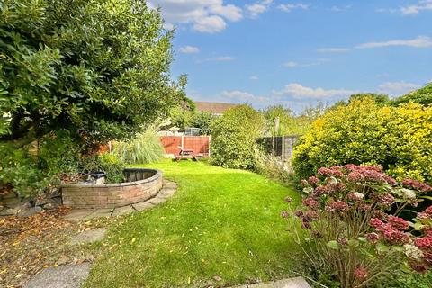 2 Copperfield, Billericay, CM11 2SB