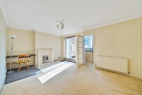 1 bedroom maisonette for sale, Staines-upon-Thames,  Surrey,  TW18