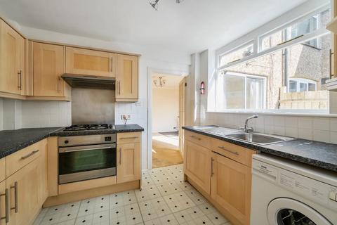 1 bedroom maisonette for sale, Staines-upon-Thames,  Surrey,  TW18