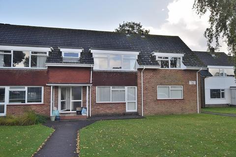 2 bedroom flat to rent, Keswick Road, New Milton, Hampshire. BH25 5JQ