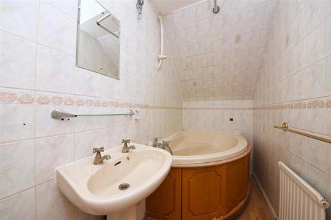 1 bedroom flat for sale, Oakleigh Road South, New Southgate, London