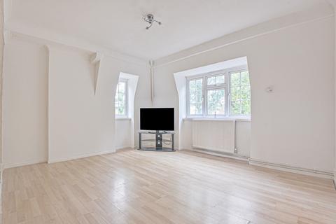 2 bedroom flat to rent, Greenbay Road London SE7