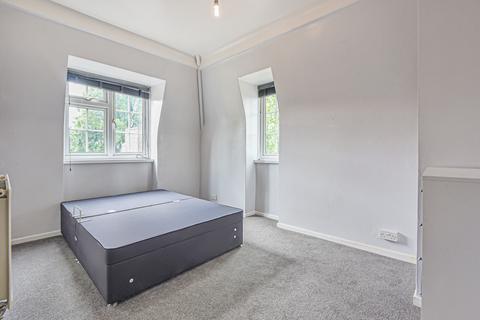 2 bedroom flat to rent, Greenbay Road London SE7