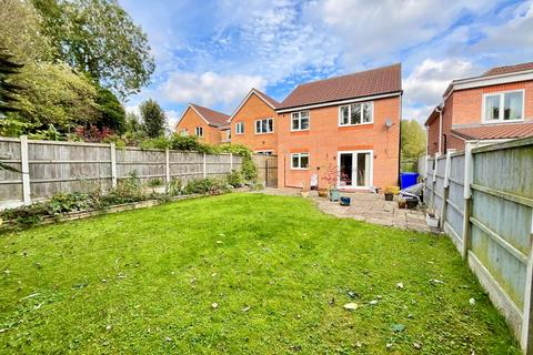 3 bedroom property for sale, Camellia Close, Stoke-On-Trent, ST4