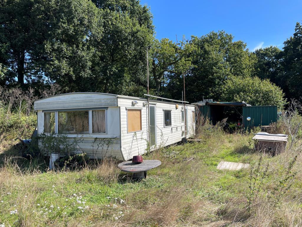 Caravan to rear of site