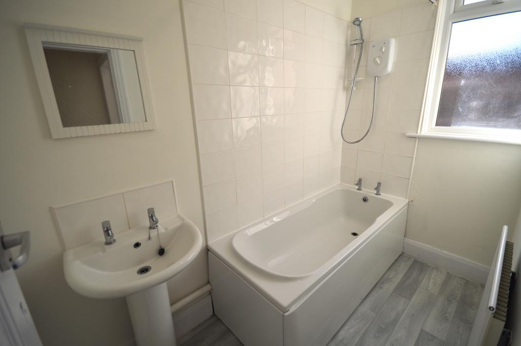 Whitefield Terrace, Newcastle upon... 2 bed flat to rent £895 pcm (£