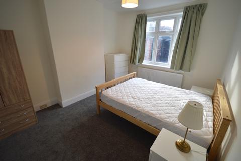 2 bedroom flat to rent, Whitefield Terrace, Newcastle upon Tyne NE6