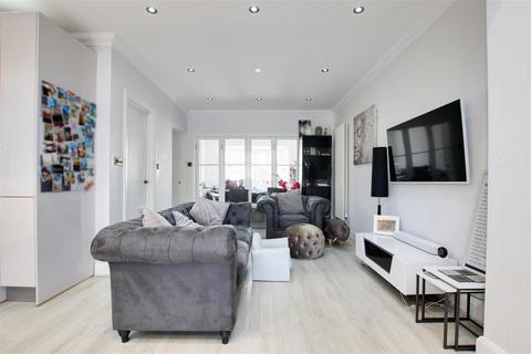 5 bedroom house to rent, Riversfield Road, Enfield