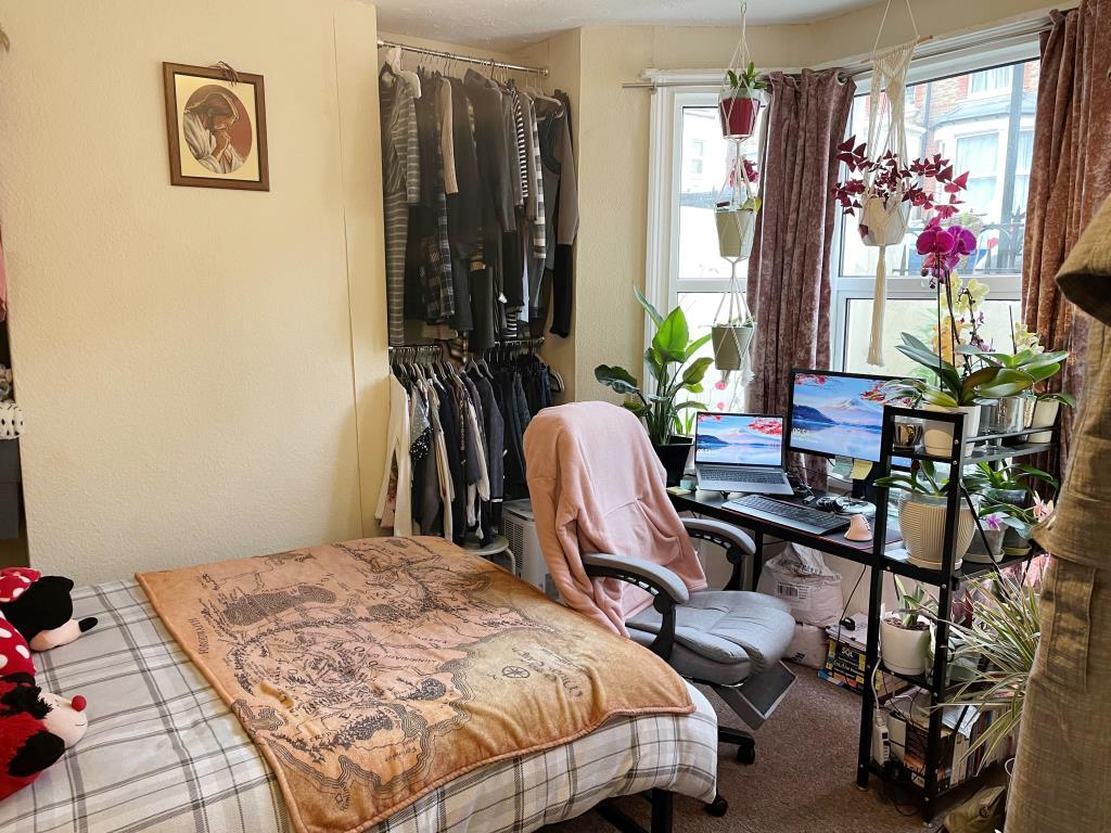 Front double bedroom with bay window