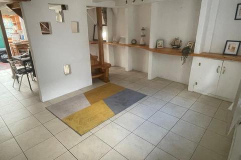27 Causewayhead, Penzance, TR18 2SP
