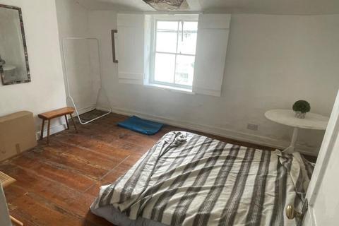 27 Causewayhead, Penzance, TR18 2SP