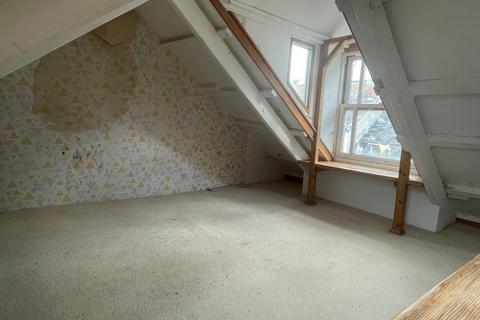 27 Causewayhead, Penzance, TR18 2SP