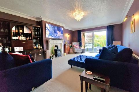 191 Maplin Way, Thorpe Bay, Southend-on-sea, SS1 3NE