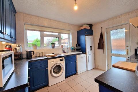 191 Maplin Way, Thorpe Bay, Southend-on-sea, SS1 3NE