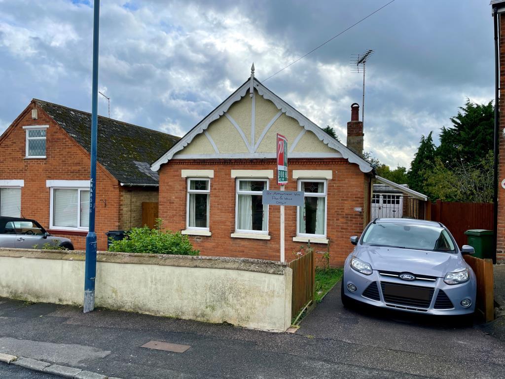 35 Hackney Road, Maidstone, Kent 2 bed detached bungalow for sale £