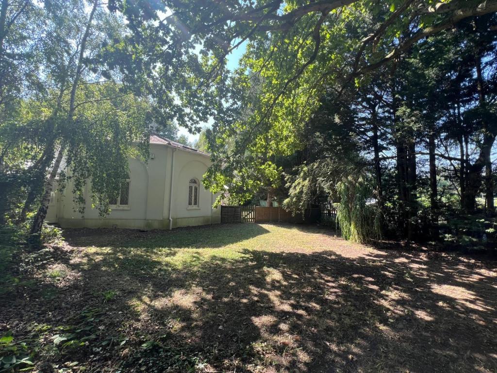 Octagon Lodge a four bedroom former gate house in