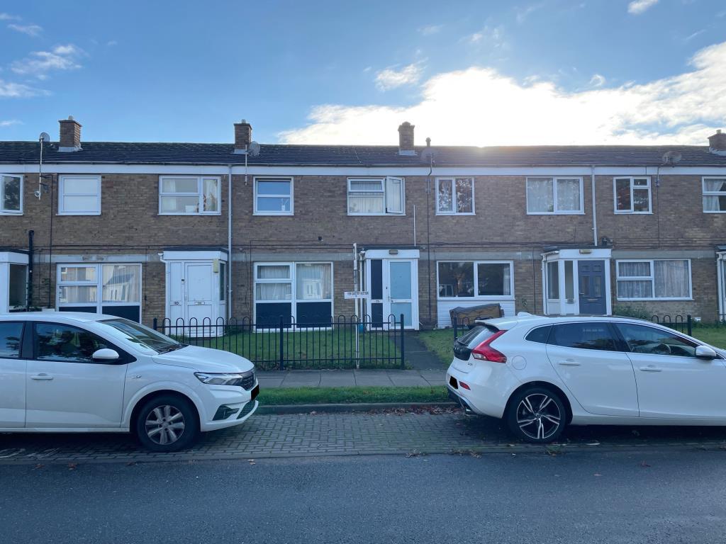 Mid terrace house arranged as an HMO to the south