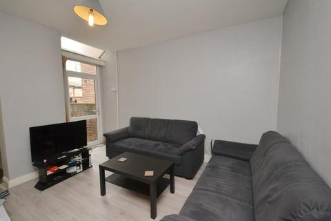5 bedroom terraced house to rent, Brailsford Road, Manchester M14