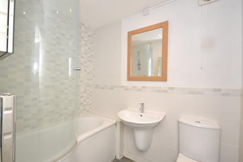 1 bedroom apartment for sale, Pine Grove, Weybridge, KT13