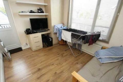 Studio for sale, Leigh on Sea SS9