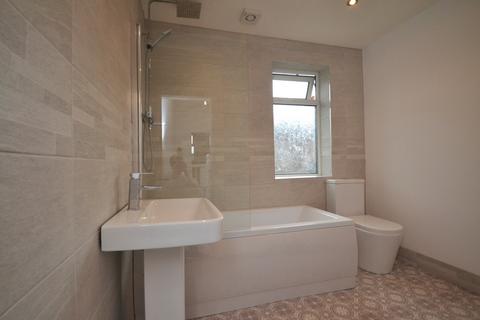 3 bedroom terraced house to rent, Parkfield Street, Manchester M14