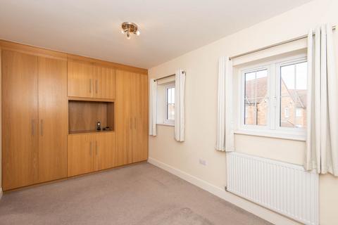 63 Boythorpe Crescent, Chesterfield, S40 2NX