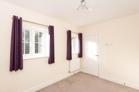 63 Boythorpe Crescent, Chesterfield, S40 2NX