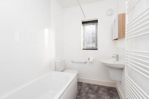 63 Boythorpe Crescent, Chesterfield, S40 2NX