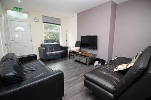 7 bedroom terraced house to rent, 47 Chestnut Avenue, Hyde Park, Leeds LS6