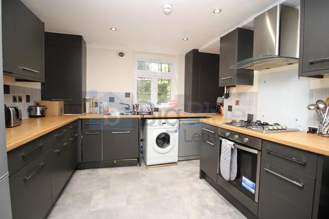 7 bedroom terraced house to rent, 47 Chestnut Avenue, Hyde Park, Leeds LS6