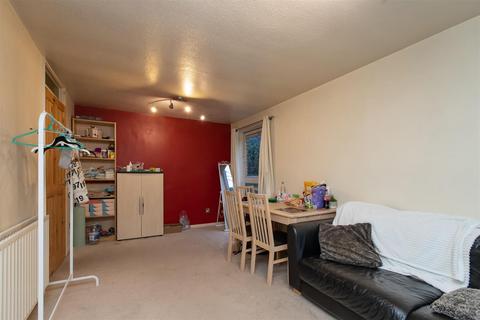 2 bedroom apartment to rent, Seymour Close, Birmingham B29