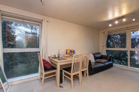 2 bedroom apartment to rent, Seymour Close, Birmingham B29