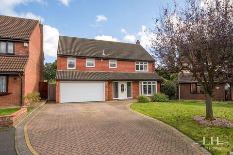 5 Newman Close, Hornchurch, RM11 2TD