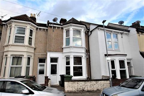 4 bedroom terraced house to rent, Fawcett Road