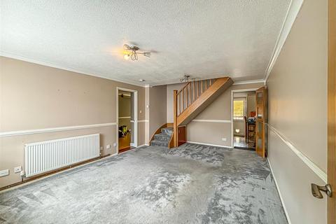 1 Hampton Court, Hockley, SS5 4XE