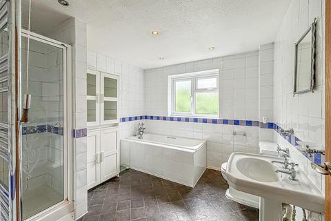 1 Hampton Court, Hockley, SS5 4XE