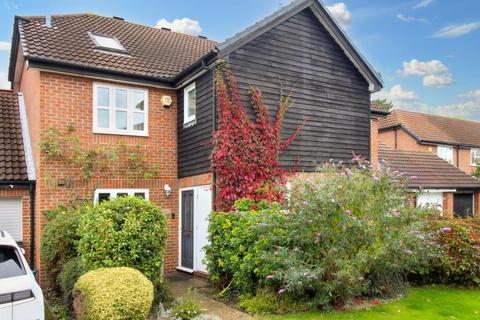 26 The Murreys, Ashtead, KT21 2LU
