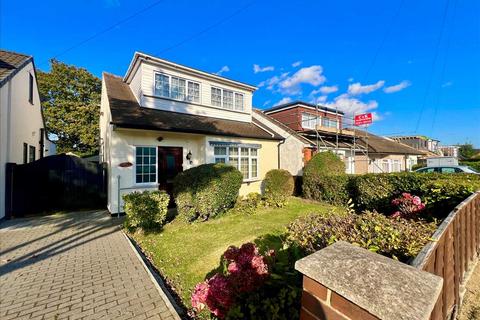 3 bedroom chalet for sale, Leigh on Sea SS9