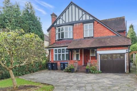 4 bedroom detached house to rent, Brighton Road, Purley