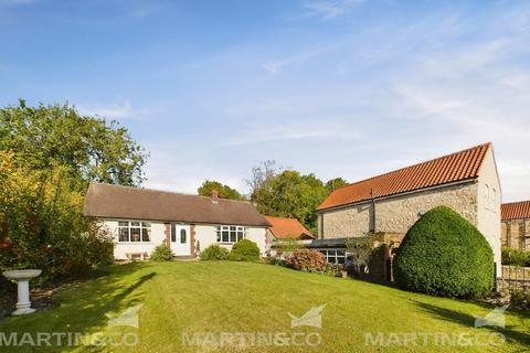 3 bedroom detached bungalow for sale, High Street, Campsall