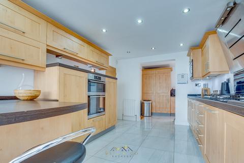 2 Blenheim Close, Dinnington, Sheffield, S25 2XR