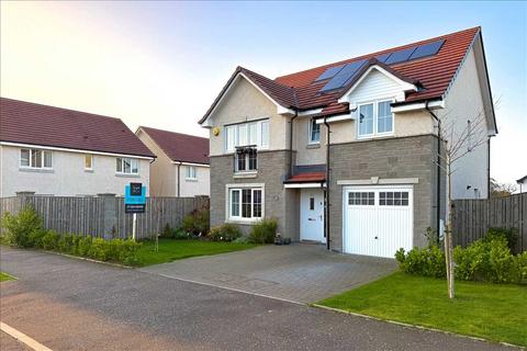 4 bedroom house for sale, West Kip Walk, Murieston, Livingston