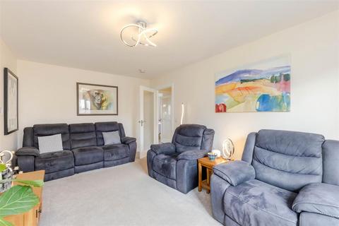 4 bedroom house for sale, West Kip Walk, Murieston, Livingston