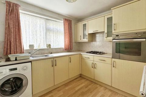 2 bedroom ground floor flat for sale, Coal Hill Green, Leeds LS13