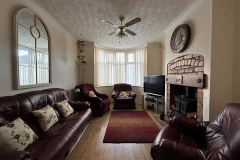 3 bedroom semi-detached house for sale, Stourbridge Road, Halesowen