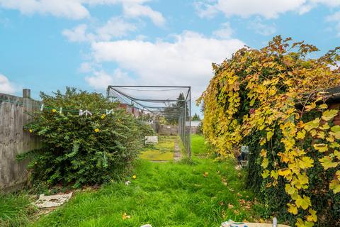 4 bedroom semi-detached house for sale, Springwell Road, Hounslow